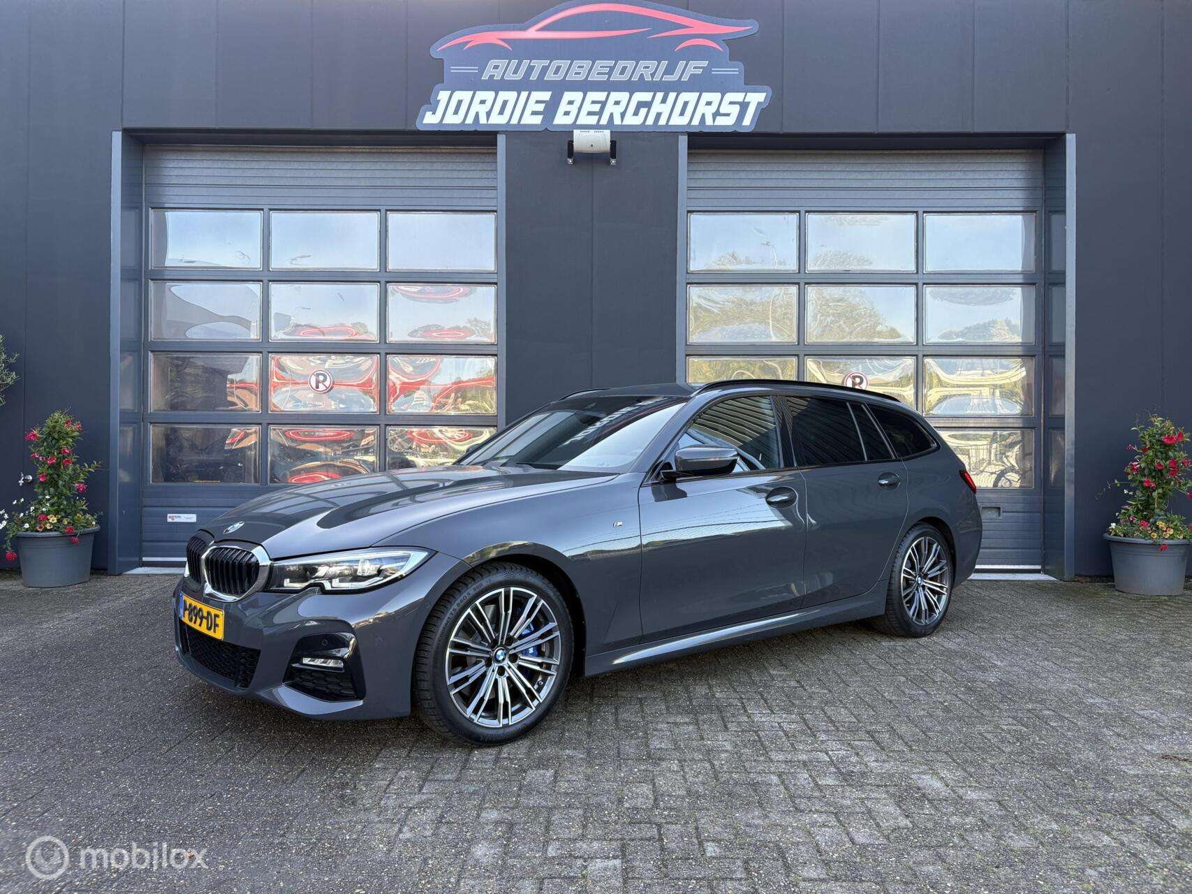 BMW 318 3-serie Touring 318i Business Edition M sport